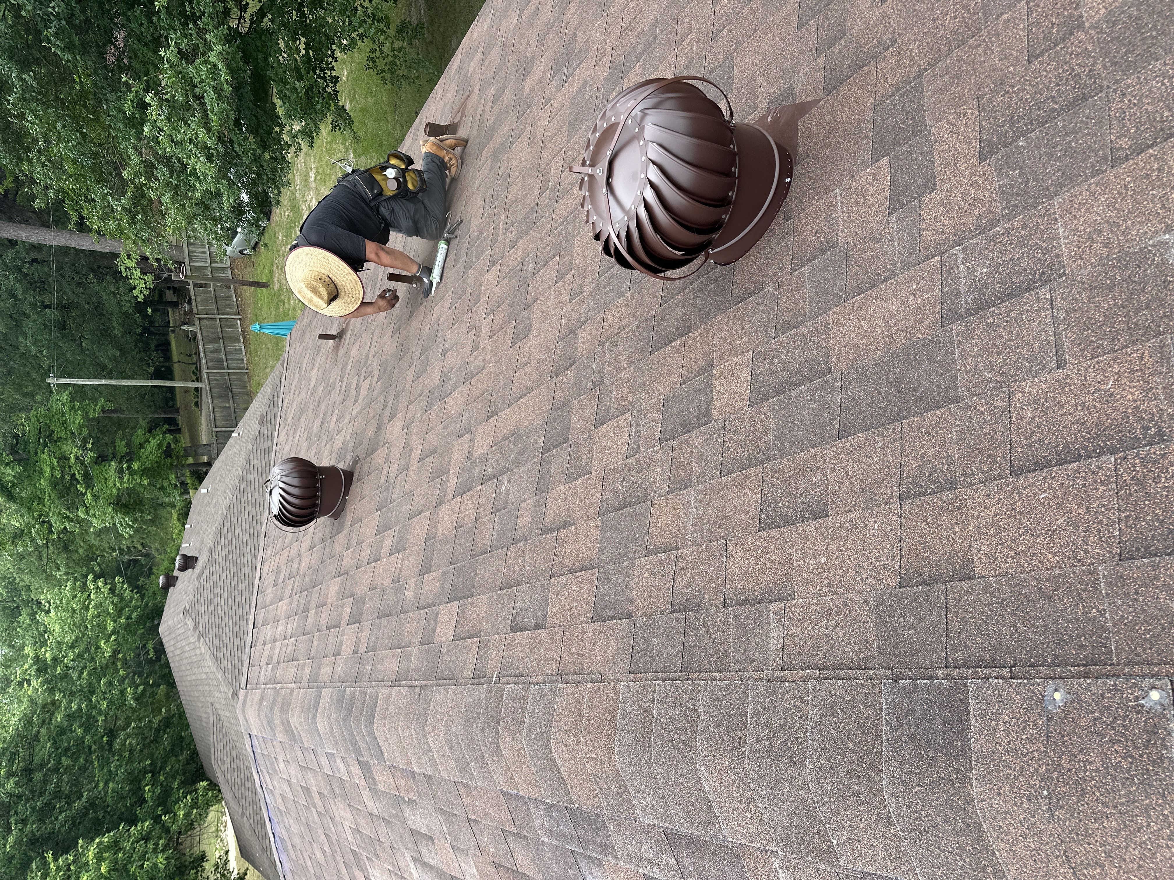 How to Tell When Your Roof Needs Repair vs. Replacement in Texas Homes